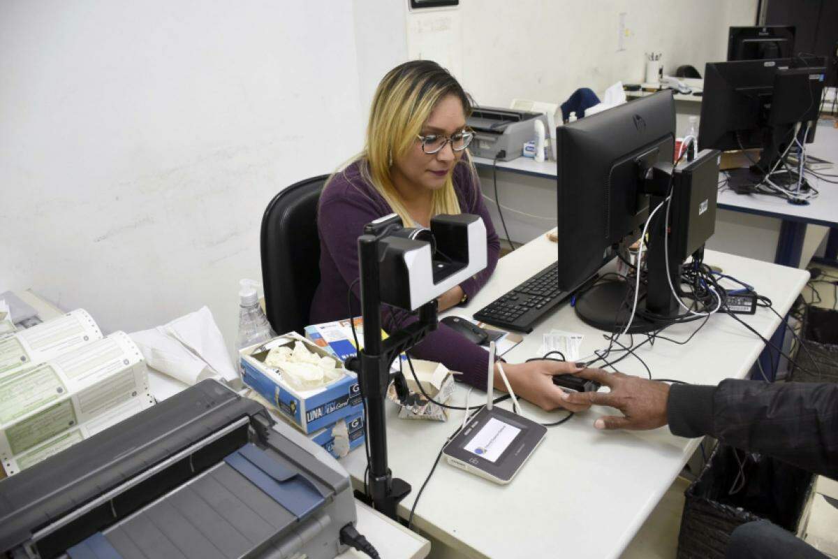 Os eleitores que queiram fazer o registro biométrico devem se dirigir até o Cartório Eleitoral