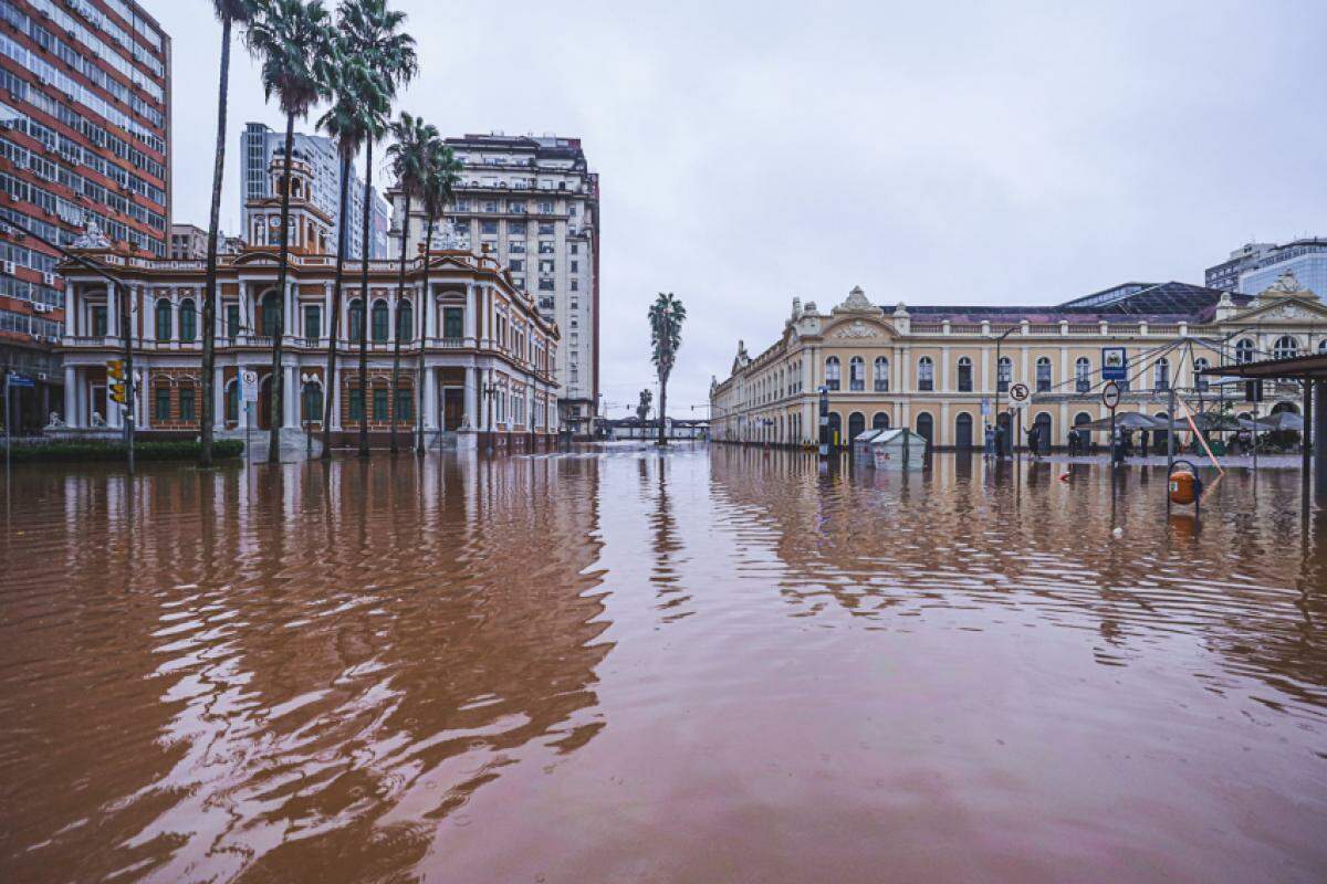 Chuvas causaram inundações e deixaram um rastro de destruição em mais das metade das cidades do Rio Grande do Sul, incluindo Porto Alegre