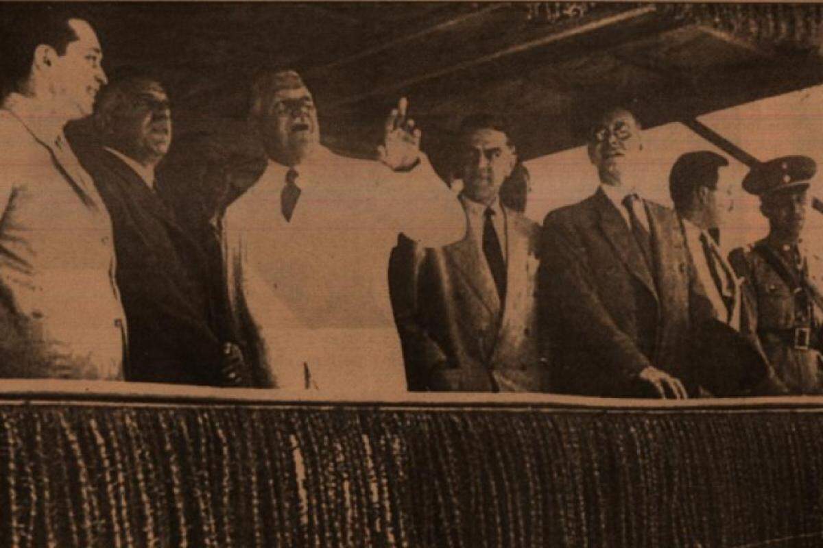 Fernando Costa, ao lado de autoridades, na primeira Expoagro, em 1943