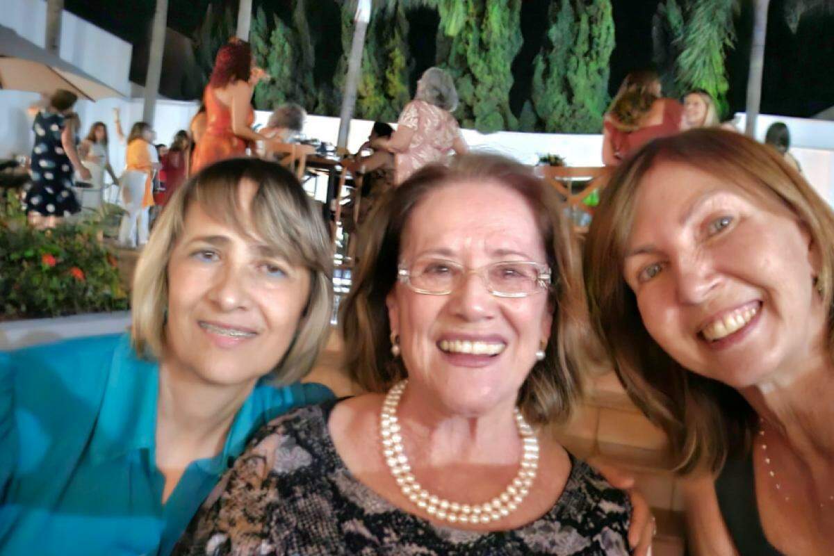 As “verdejantes” do Grupo Mulheres do Brasil Franca, Elaise Maria de Mello Barbosa, Leliana Fritz Siqueira Veronez e Maria Lidia Borges Machado
