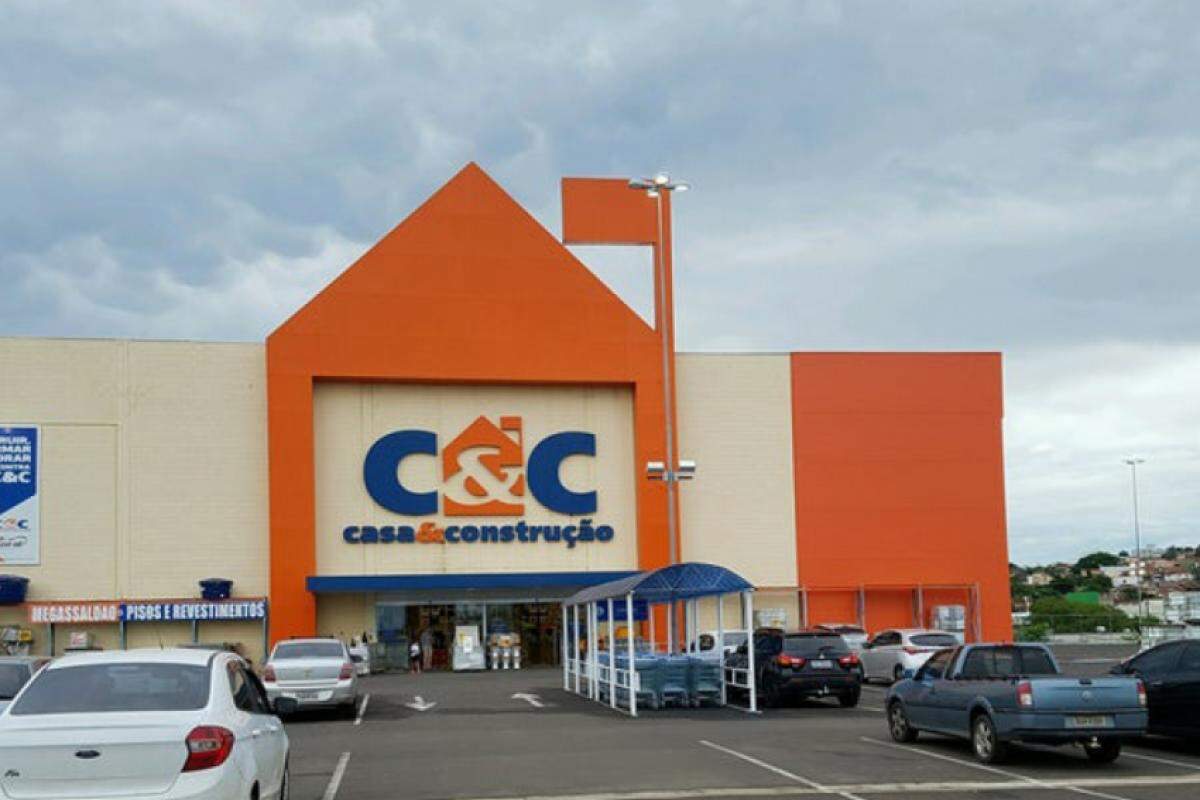 C&C Casa e Construção fica na quadra 20 da avenida Nuno de Assis, em Bauru