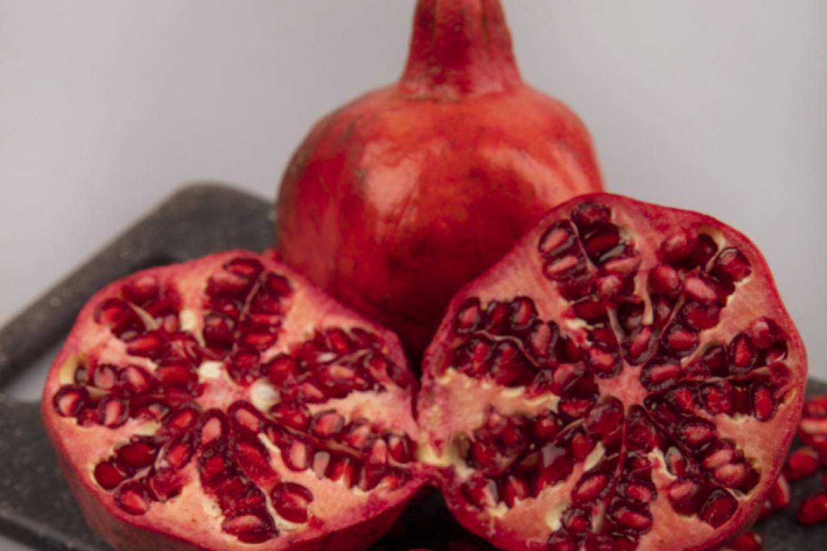 Fruta de origem persa é rica em vitaminas, sais minerais e antioxidantes