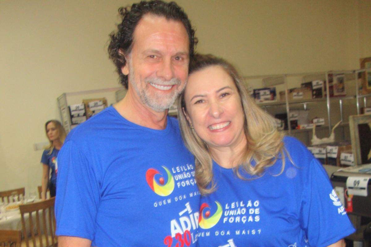 Agenor Gado (diretor social da Apae-Franca) e esposa Adriane Micheleti (nat dela é em 10/5, 6ª feira)