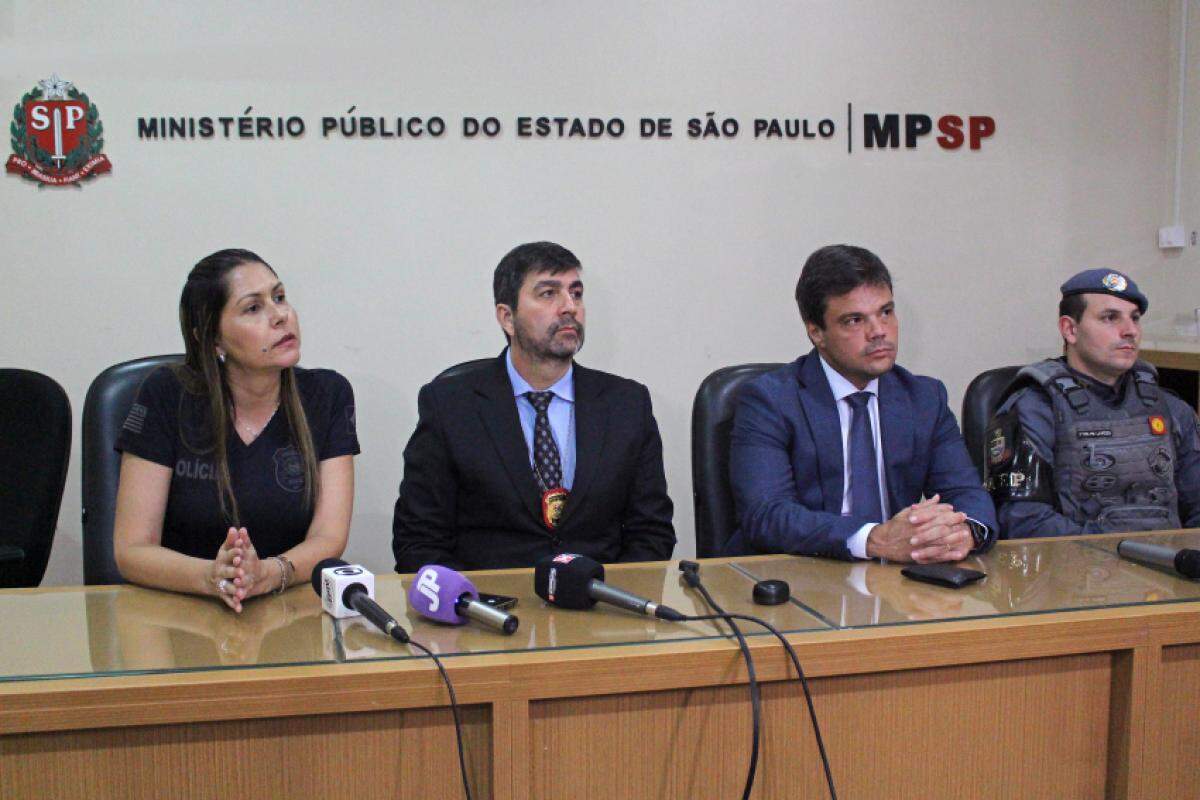 Delegados Juliana Ricci, William Marchi, o promotor Aluísio Maciel Neto e o Tenente Lavezzo, do Baep