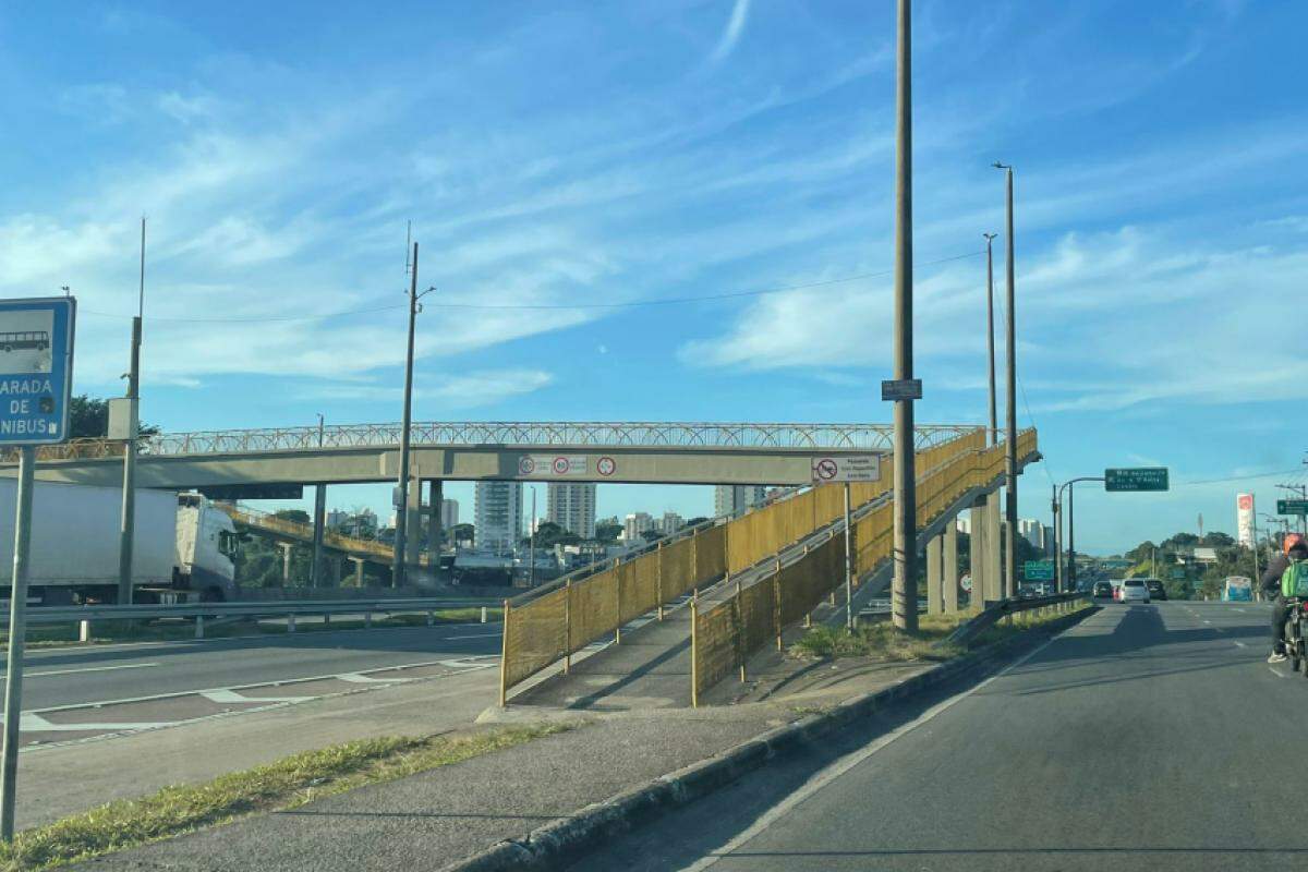 Menores foram localizados na passarela