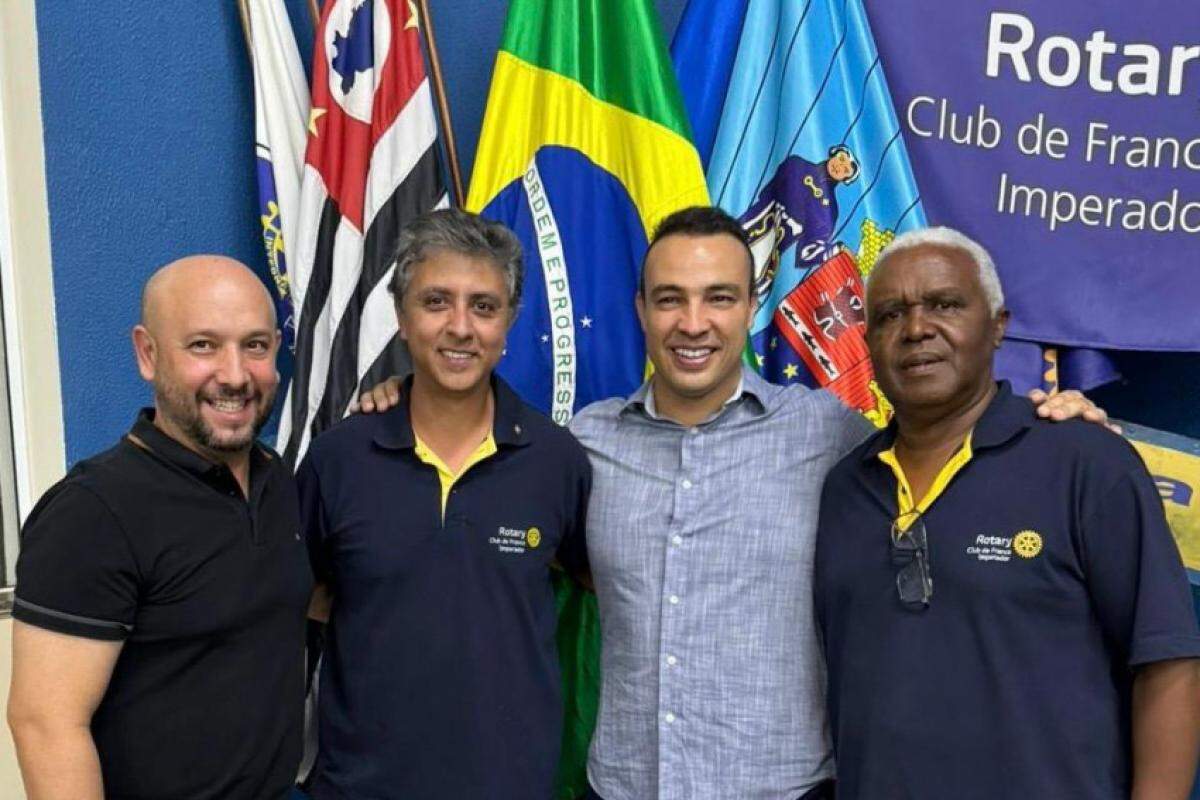 Presidente do Rotary Club de Franca Imperador, Epaminondas Oliveira, o também rotariano Marcos A. Cunha e Pablo Costa e Rogério Barbosa, ambos do Sesi Franca