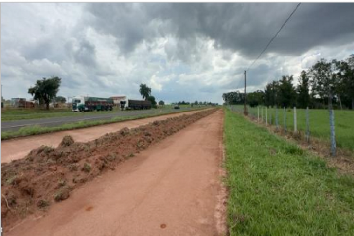 Implantação de marginal pavimentada entre o km 536+500 e o km 541+700 da Rondon