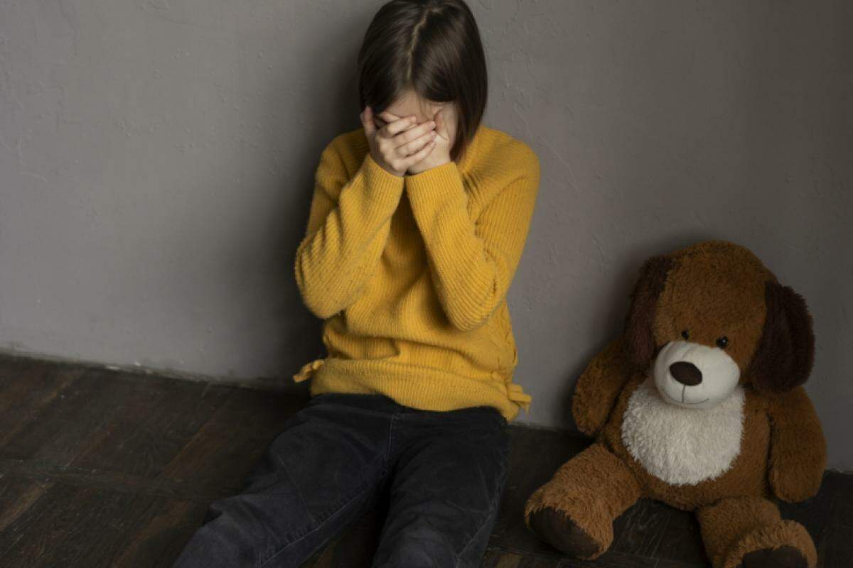 O abuso emocional foi o mais comum (34%), seguido de negligência emocional (26%), abuso sexual (23%) e abuso físico (18%)