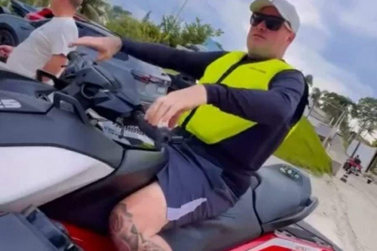 Suspeito postou vídeos e fotos no Instagram mostrando a moto aquática que seria usava em possíveis resgates no RS