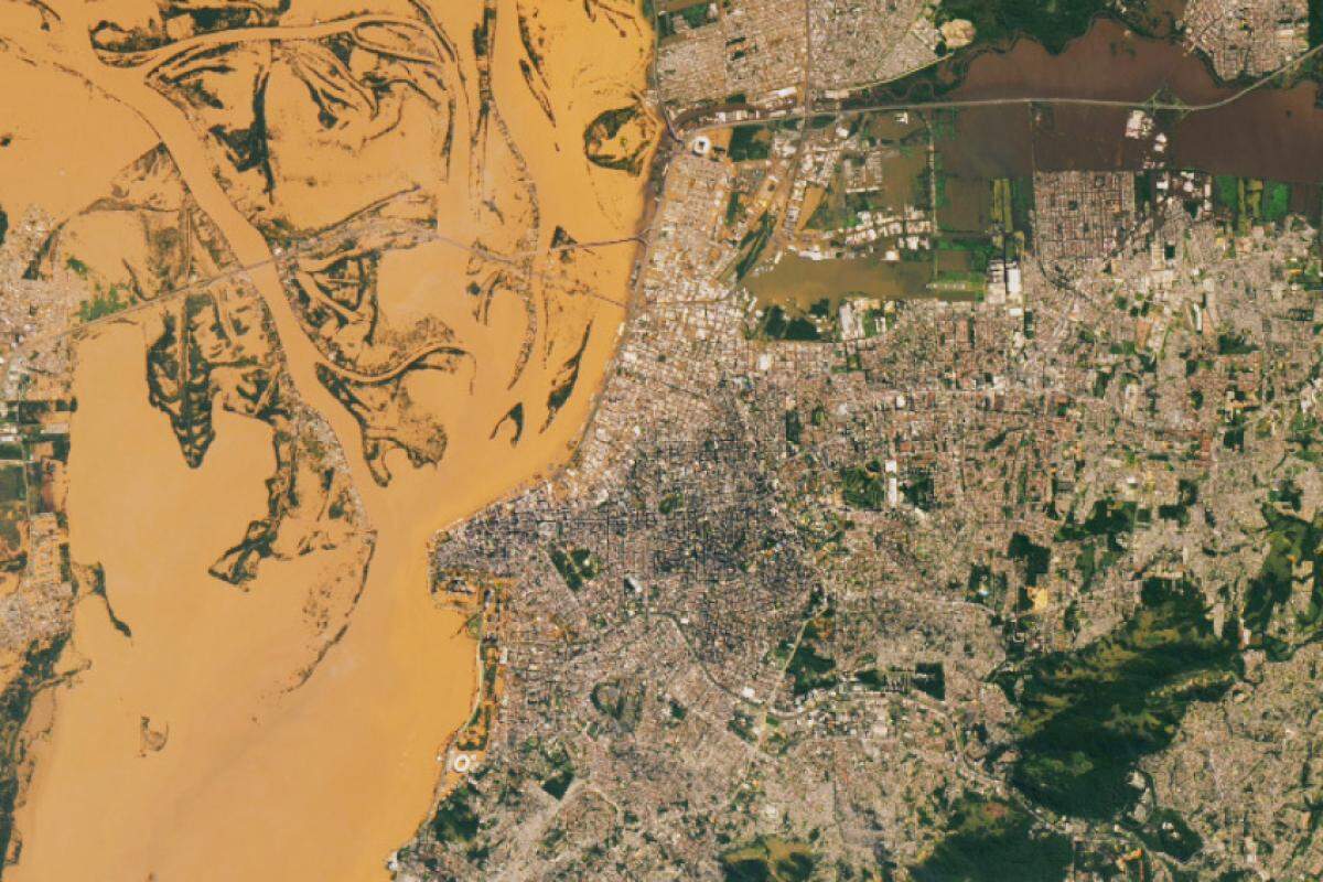 Os bairros Farrapos, São Geraldo, Centro e Menino Deus estão cobertos pela inundação.