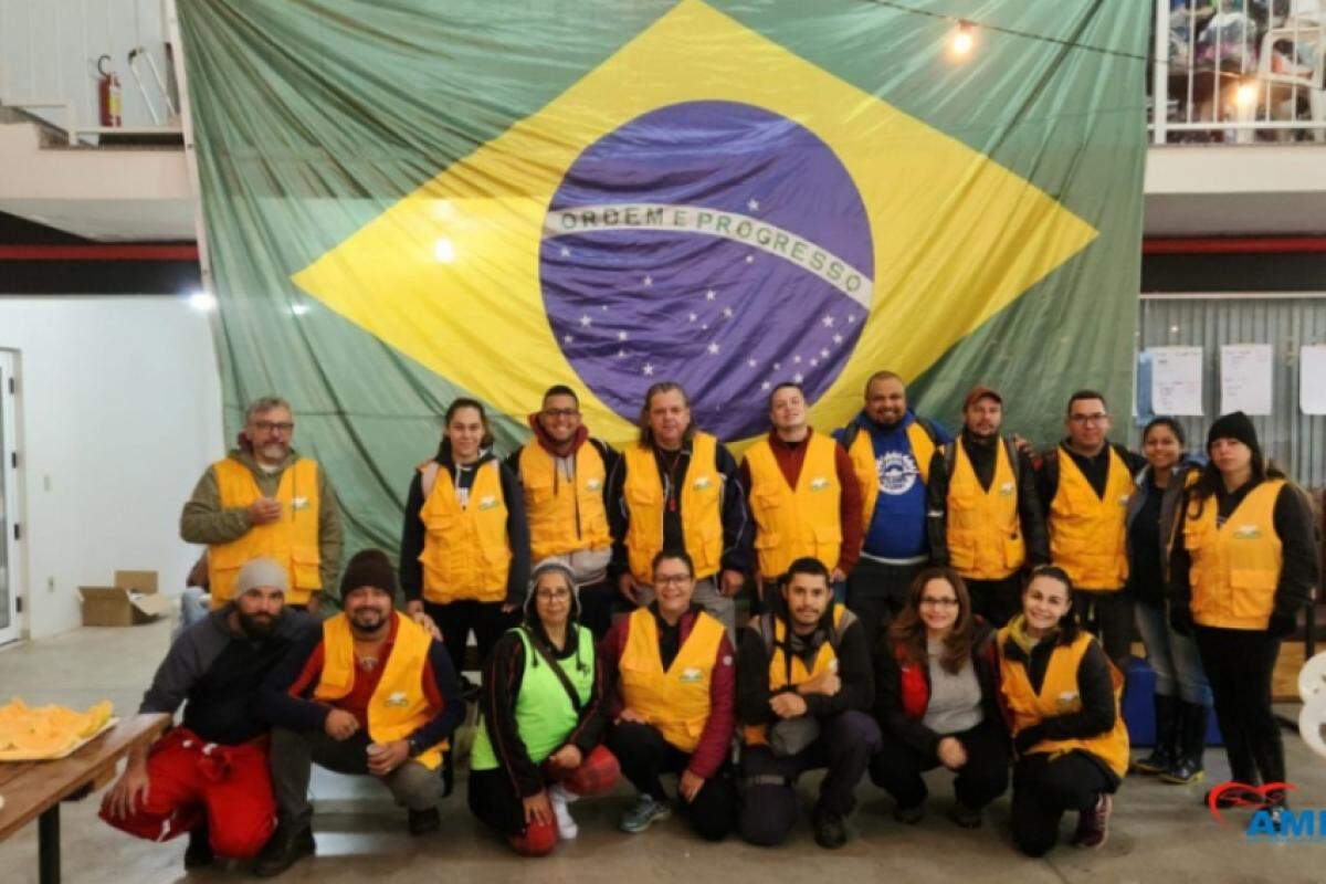 Grupo de voluntários da SOS Global no Rio Grande do Sul