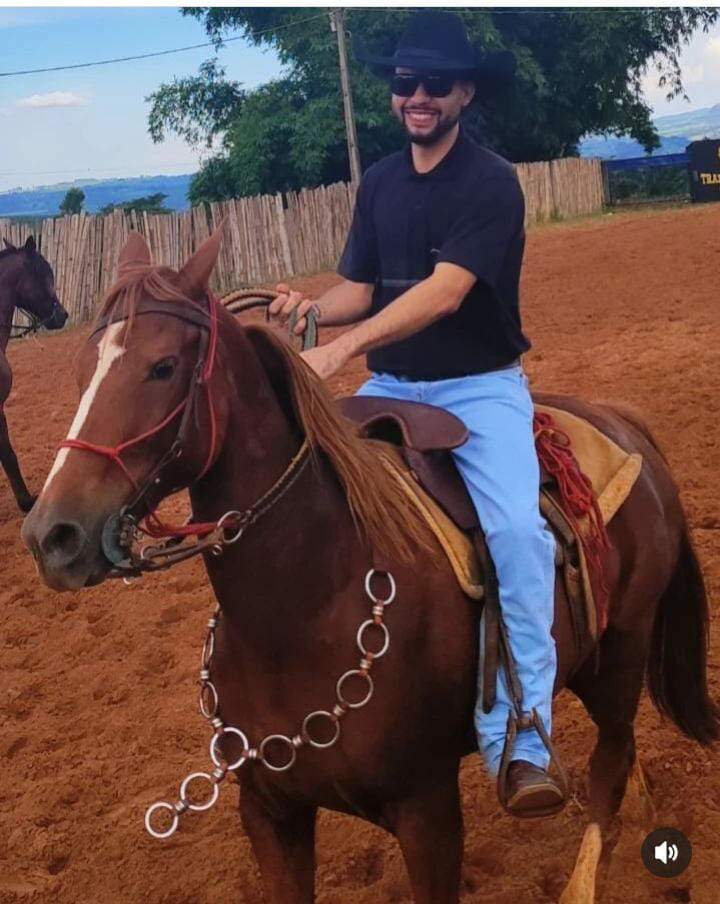 Sempre alegre, Matheus de Carvalho gostava de cavalos