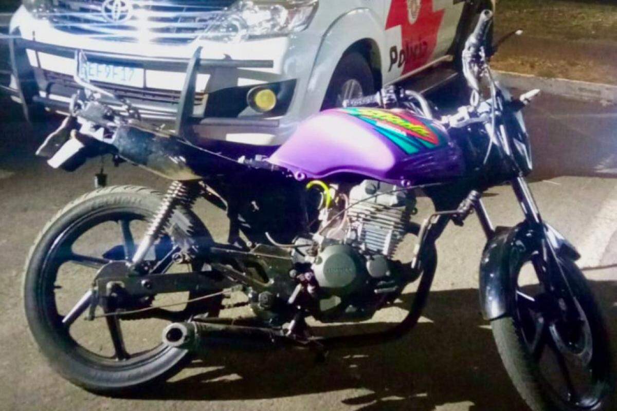 O homem foi detido e a moto apreendida