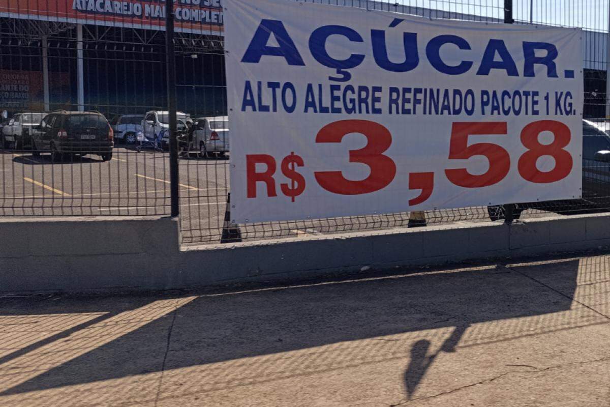 Homem é preso praticando atos libidinosos em hipermercado