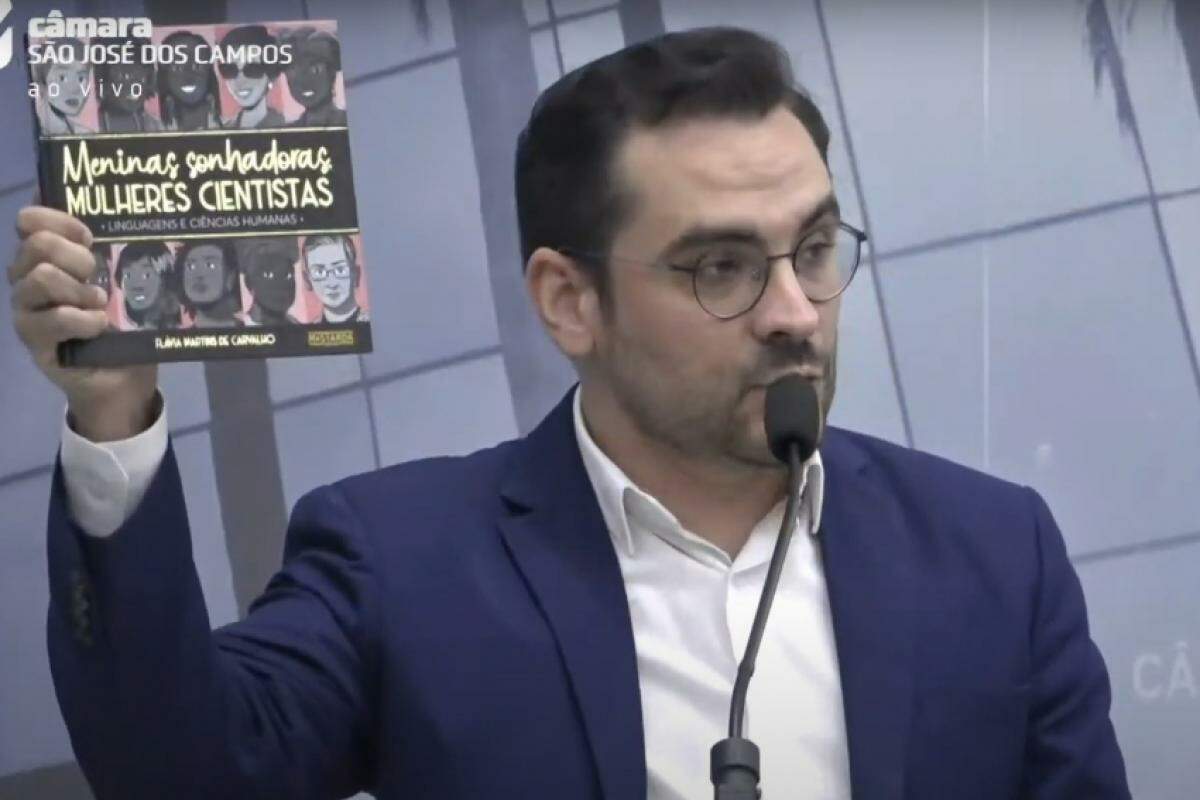 Thomaz Henrique critica obra em sessão da Câmara