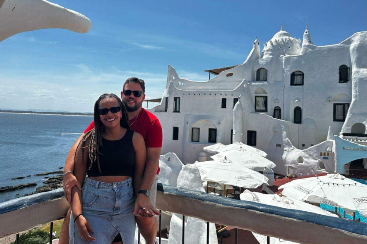 Larissa e Daniel se conheceram através de um aplicativo de relacionamentos