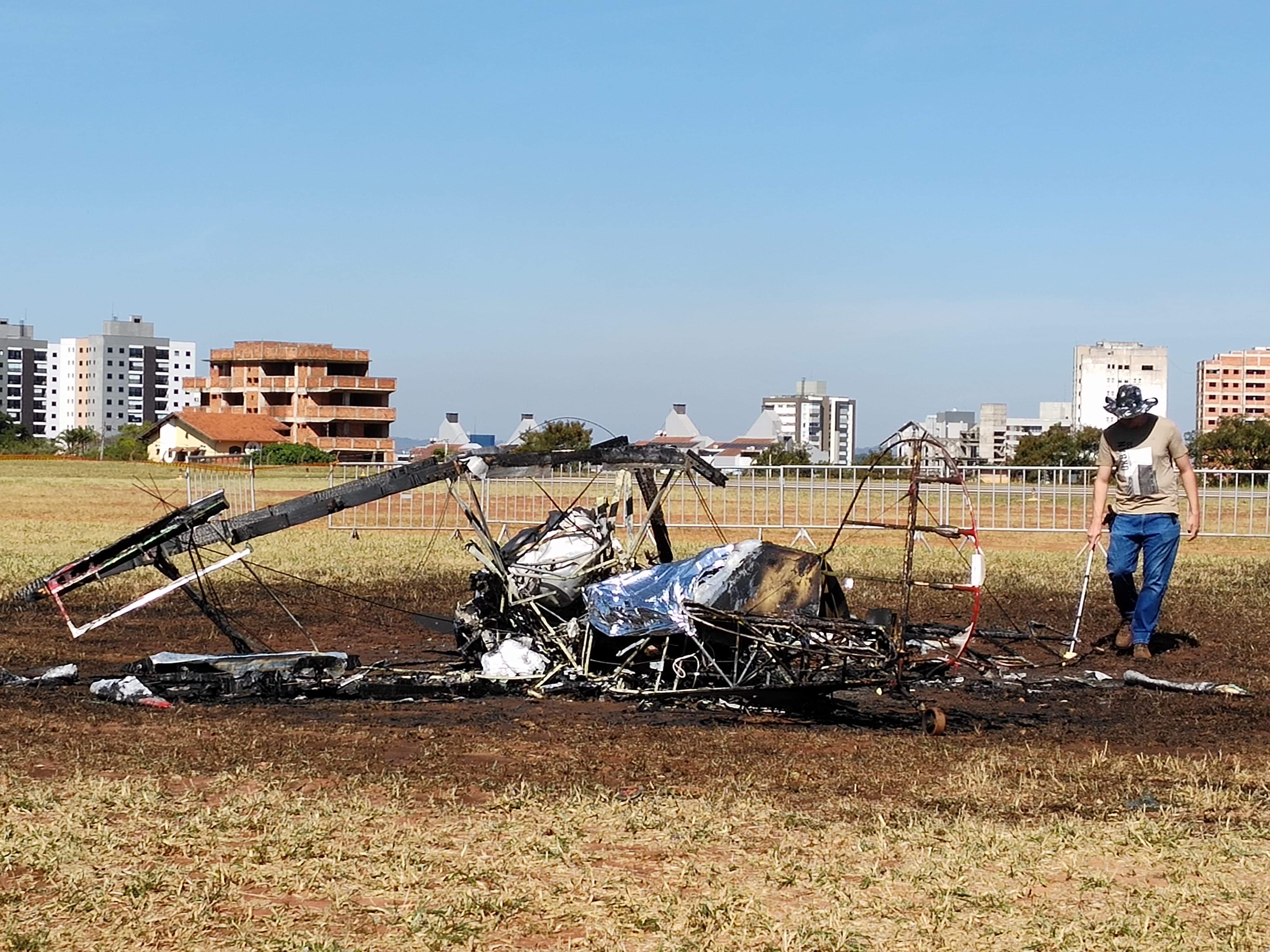 Aeronave após a queda no aeródromo de Bauru (Bruno Freitas)