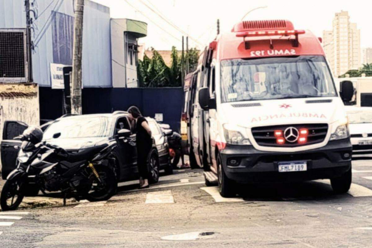 O acidente ocorreu no cruzamento da avenida Armando de Sales Oliveira com a rua Riachuelo 