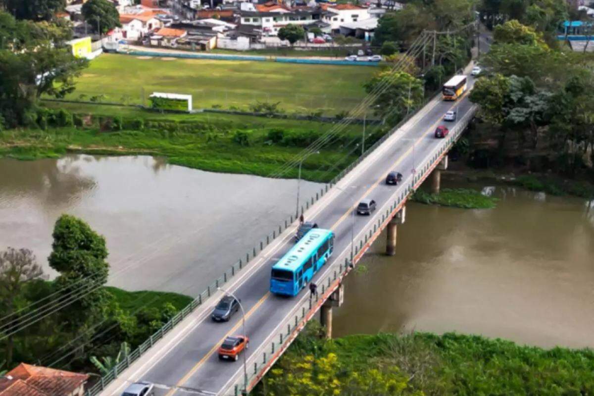 Ponte é um dos principais acessos aos bairros da região norte de São José