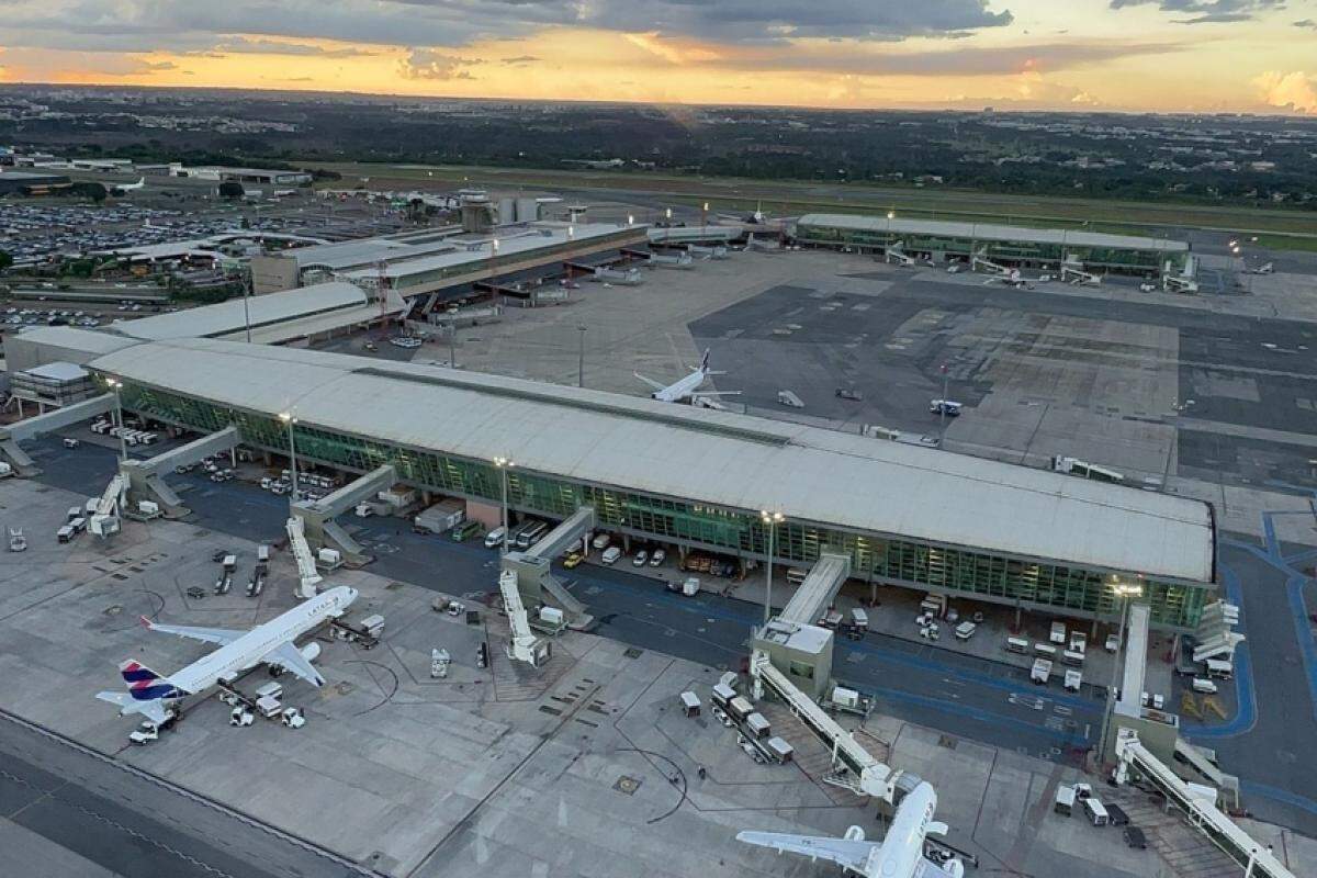 No Aeroporto Internacional de Brasília, administrado pela Inframerica, o impacto foi restrito a voos da Azul. 