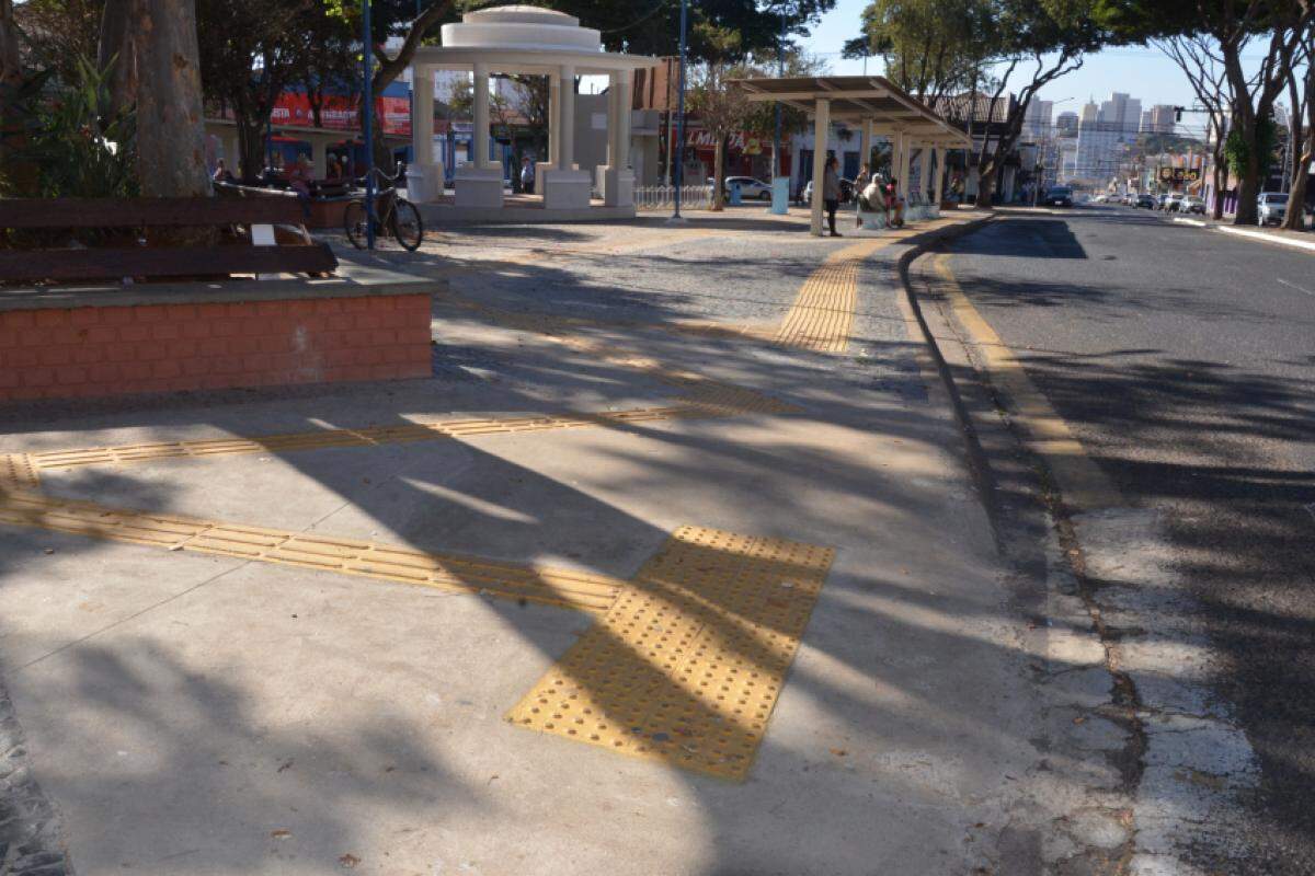 Praça Sabino Loureiro: implementação da 'Calçada Segura' além de reformas por toda a região