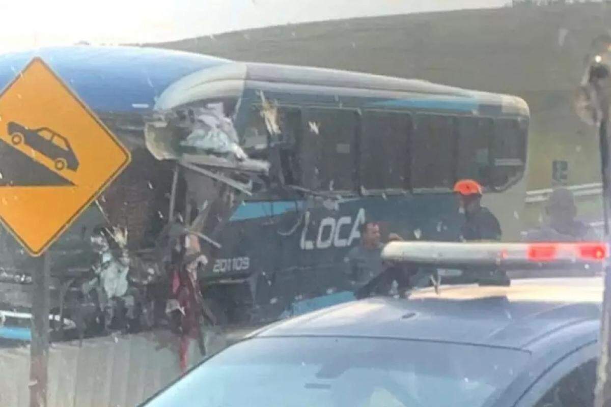 Os motoristas do ônibus e do micro-ônibus também morreram