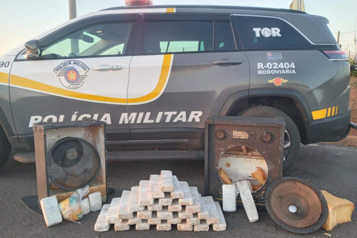 Passageiro de um ônibus foi preso por tráfico de drogas, na manhã desta quarta-feira, 17, na Rodovia Marechal Rondon, km 498, em Glicério