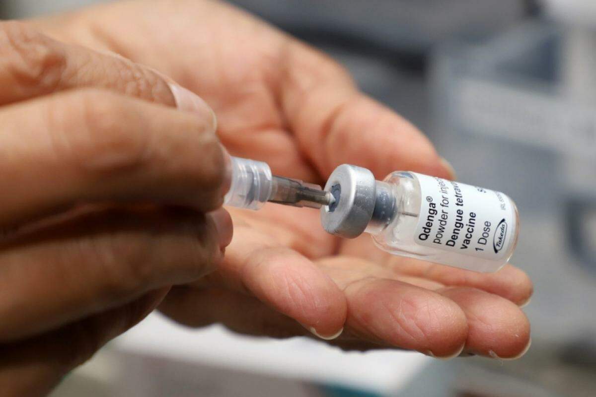 Há pelo menos 2,6 mil imunizantes disponíveis e distribuídos entre os 68 centros de saúde de Campinas