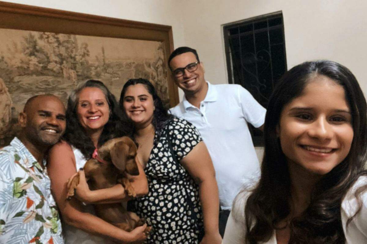 Nicole com a família reunida: torcida pela atleta brasileira