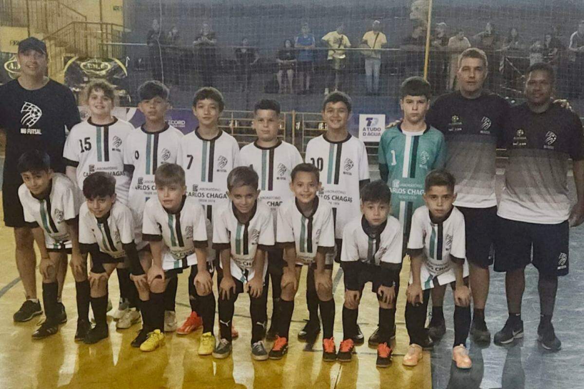 Equipe Sub-11 da MG Futsal, campeã da Série Ouro da Copa Ame TV Record