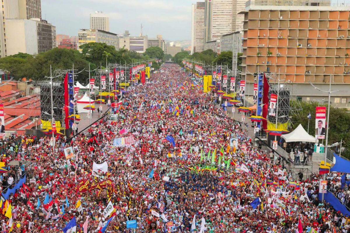 Cerca de 21 milhões de venezuelanos deverão eleger o próximo presidente.