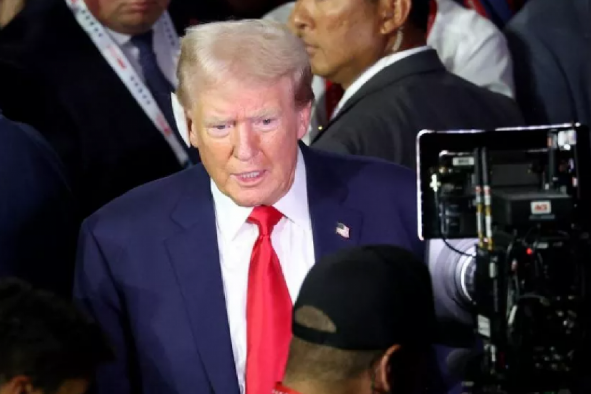 Trump aparece com curativo na orelha na convenção republicana 