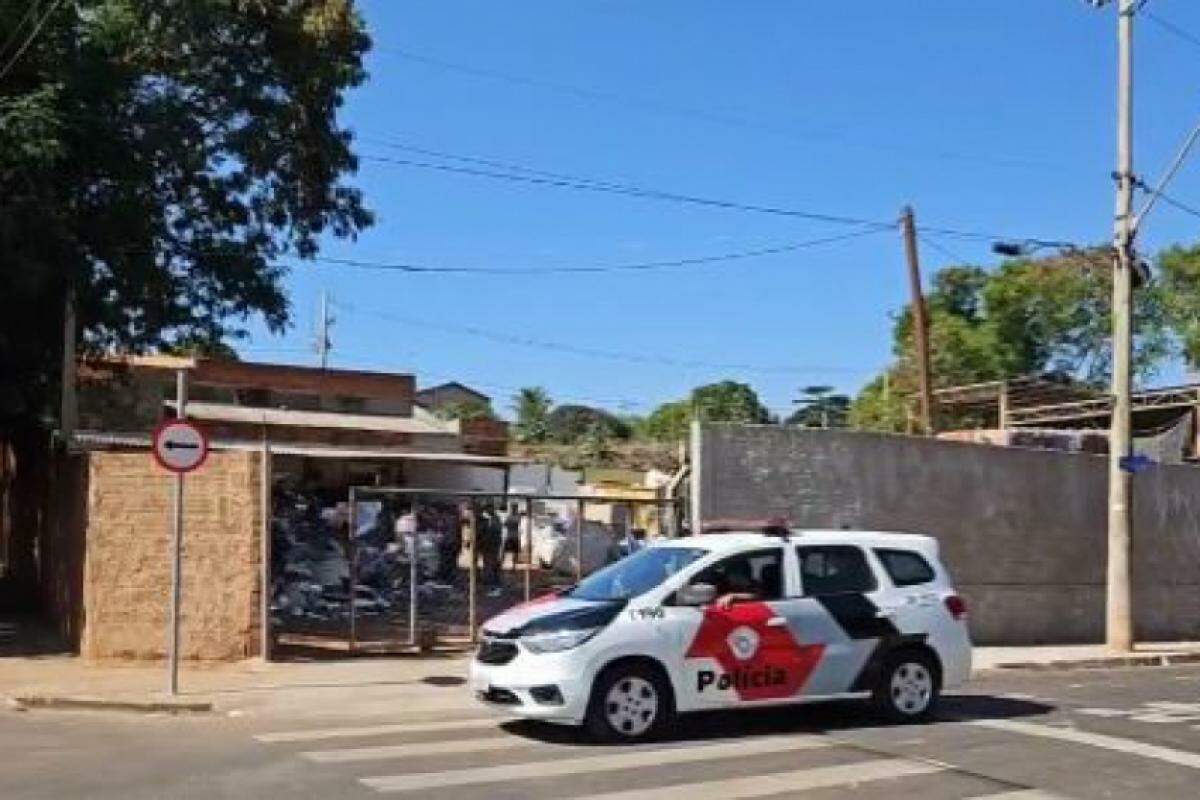 Local onde ocorreu o assalto fica na avenida Tiradentes, na região central de Lins 