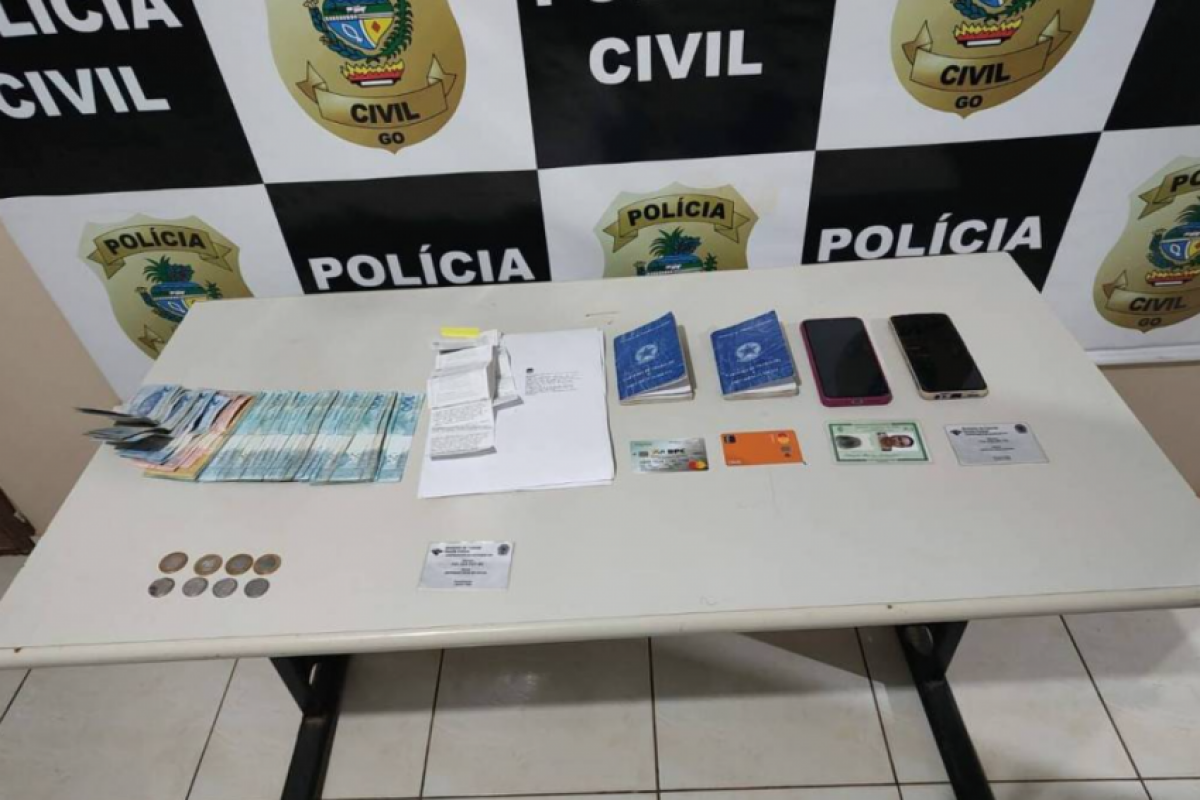 Grupo foi preso em flagrante por suspeita de estelionato e associação criminosa.