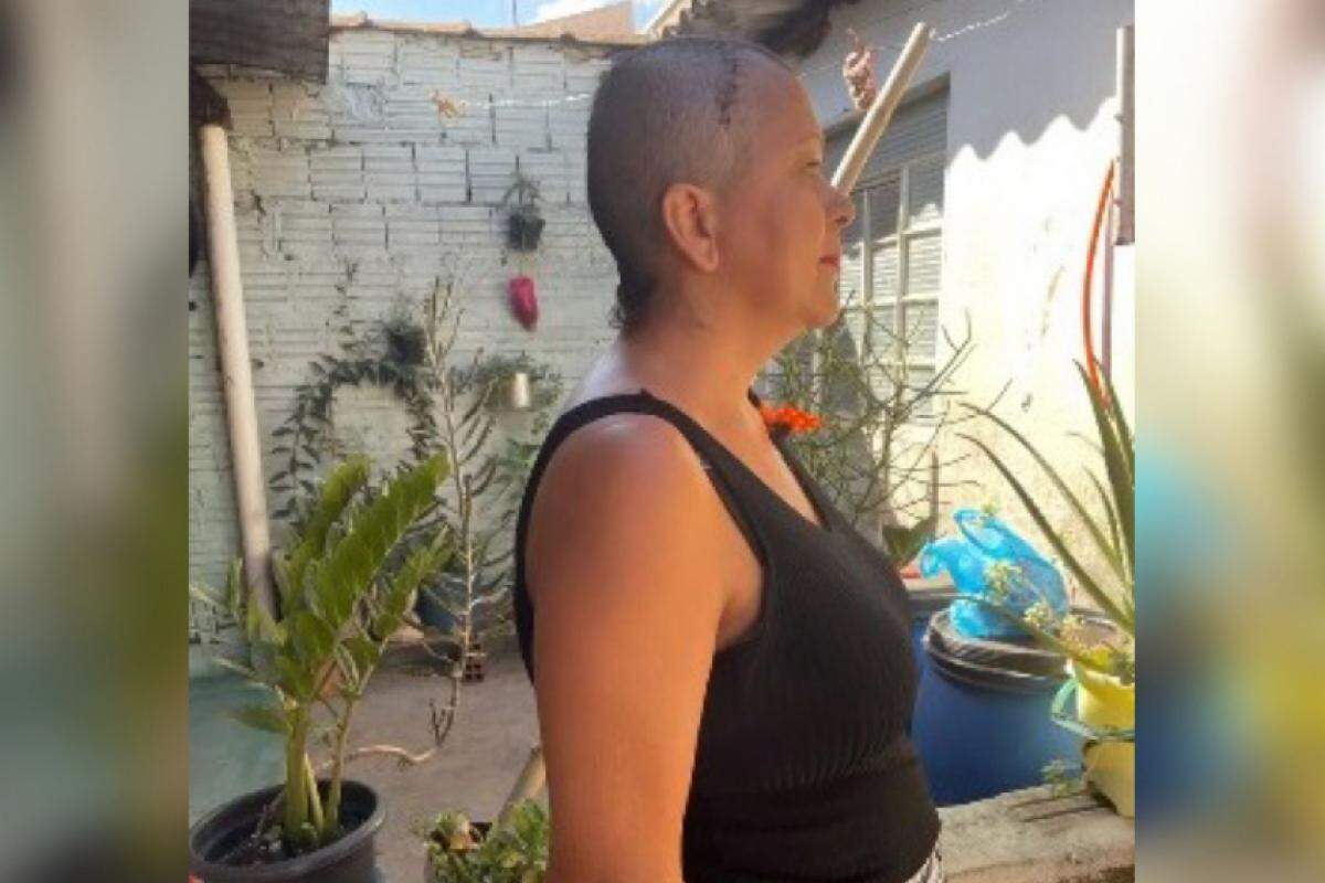 Susi Mara Tristão, de 44 anos, em casa após alta médica 