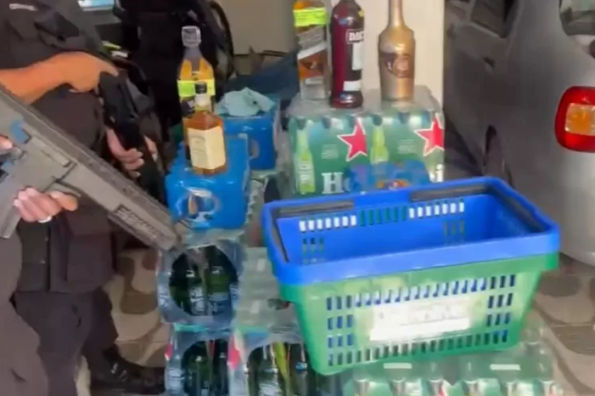 Polícia apreendeu produtos roubados em um comércio em Águas de Goiás