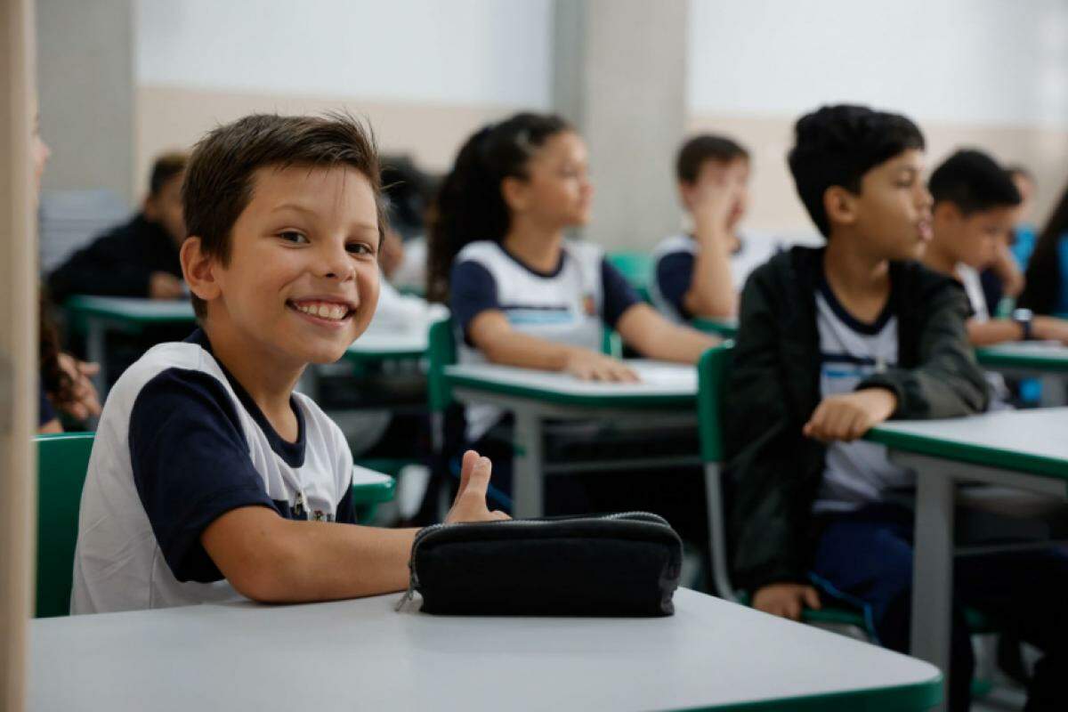 Pais ou responsáveis precisam ir até a escola municipal mais próxima da residência para a matrícula