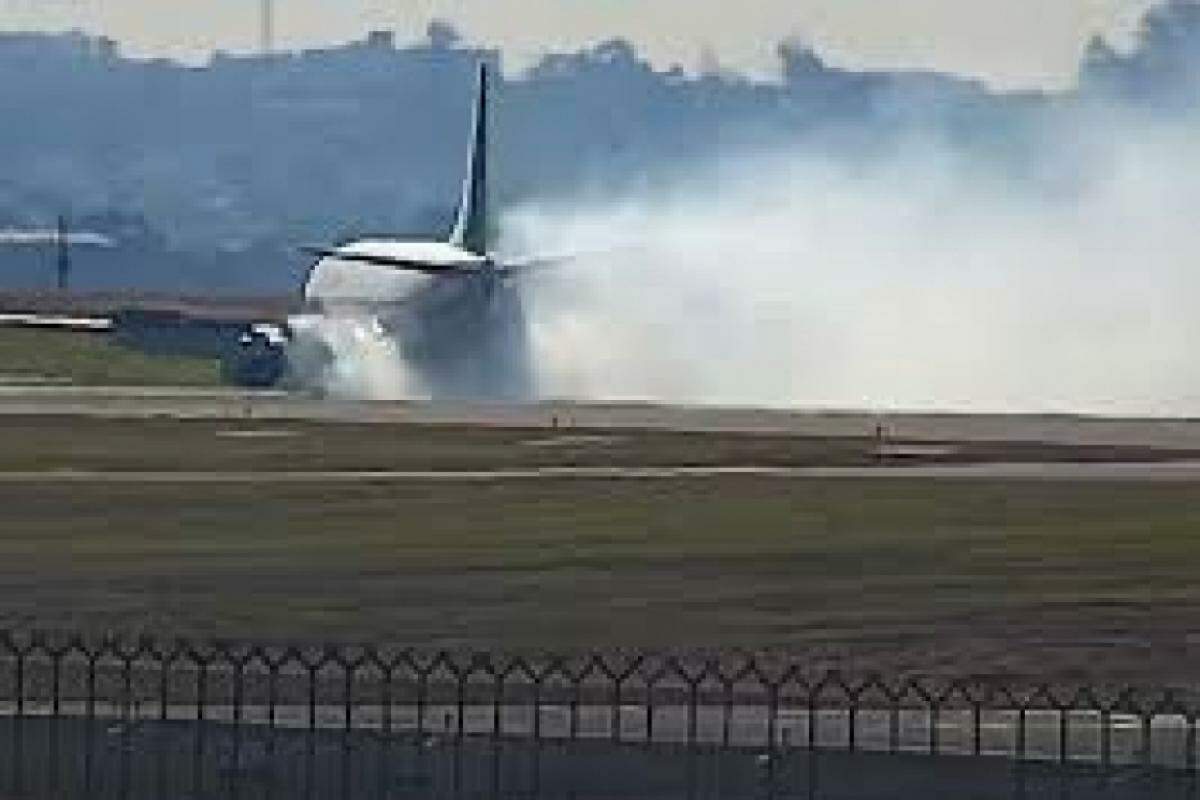 Pneu estourou quando  Boeing 737-4 tentou decolar