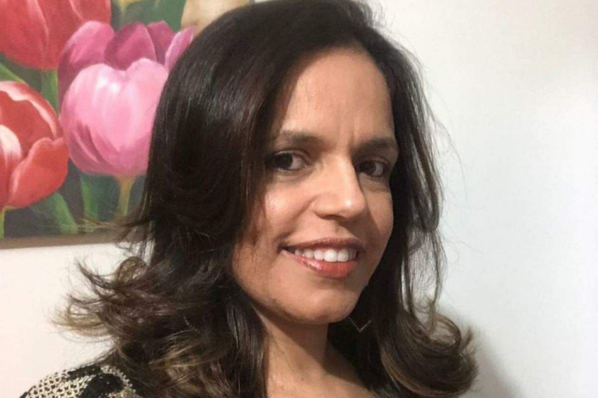 Elaine Carlota Rezenti Andrade é diretora na Escola Municipal de Educação Infantil 'Glaucon Henrique Carneato da Silva'