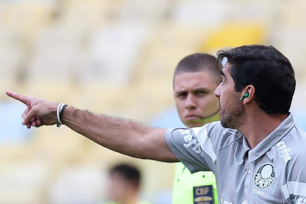 O técnico Abel Ferreira, do Palmeiras, em jogo contra a equipe o Flamengo