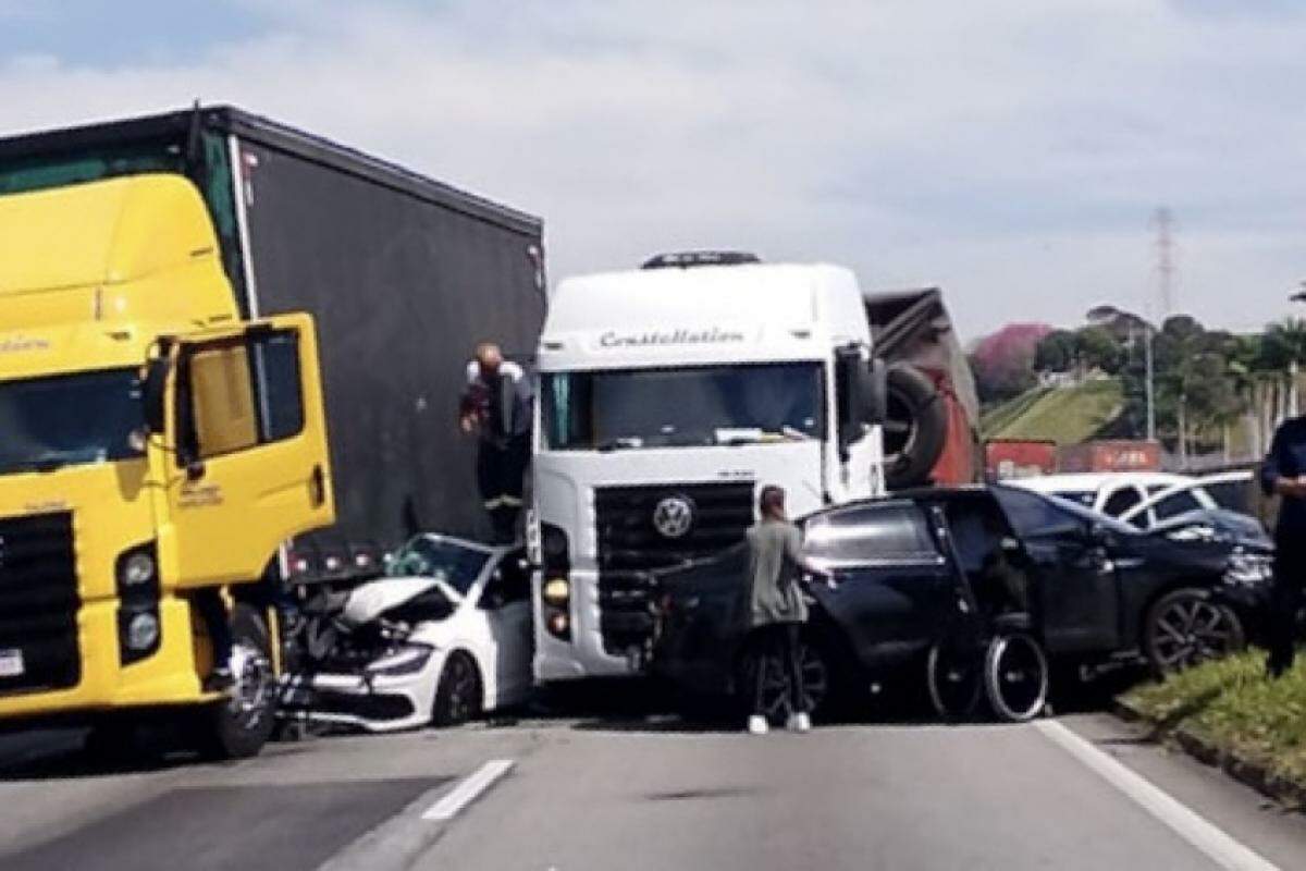 Acidente ocorrido na Via Dutra