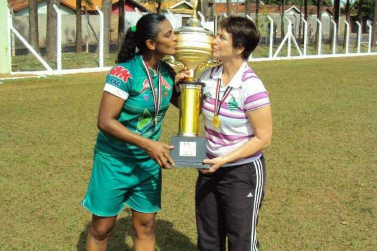 Silvia (à direita) e Poty fazem parte da história do time feminino de Franca