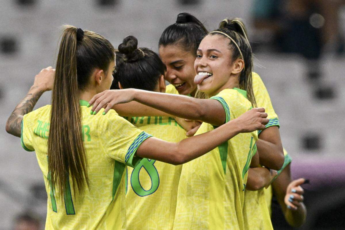 Futebol feminino disputará a medalha de ouro; jogo entre Brasil x EUA acontece no sábado (10), às 12h (de Brasília)