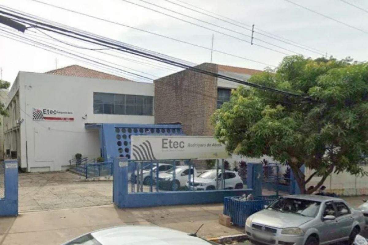 Remuneração do ensino técnico é de R$ 5.300 para jornada de 40 horas e R$ 3.312,50 para 25 horas