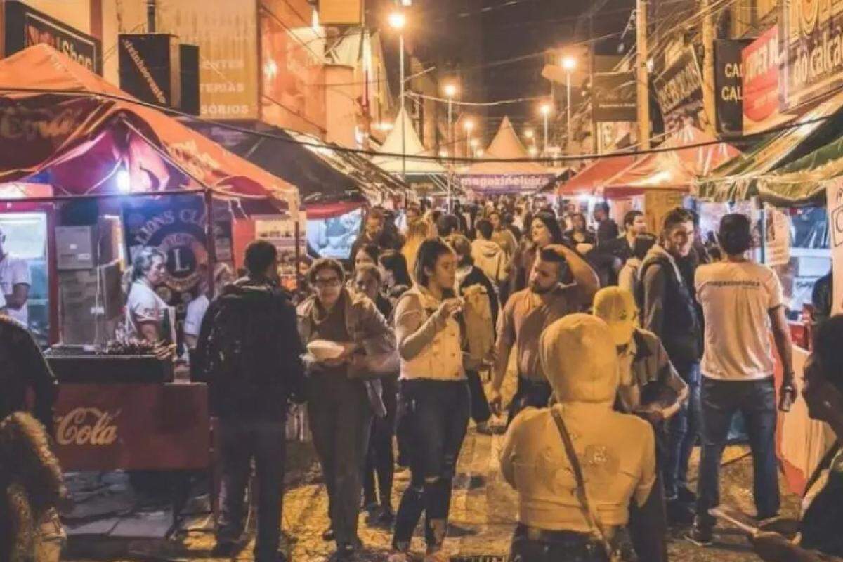 Festa em homenagem à Nossa Senhora Achiropita reúne vários participantes todos os anos