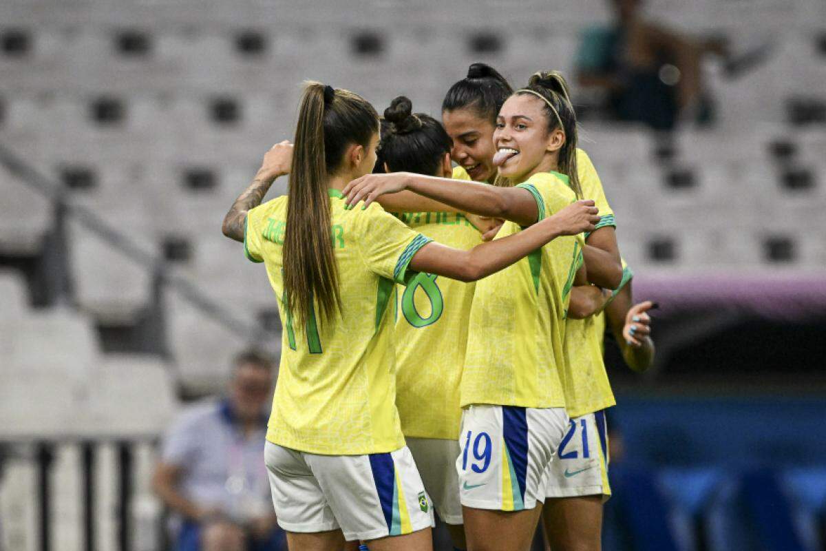 A vitória um sabor especial para Marta, 38, única jogadora do atual plantel canarinho que disputou as duas finais anteriores