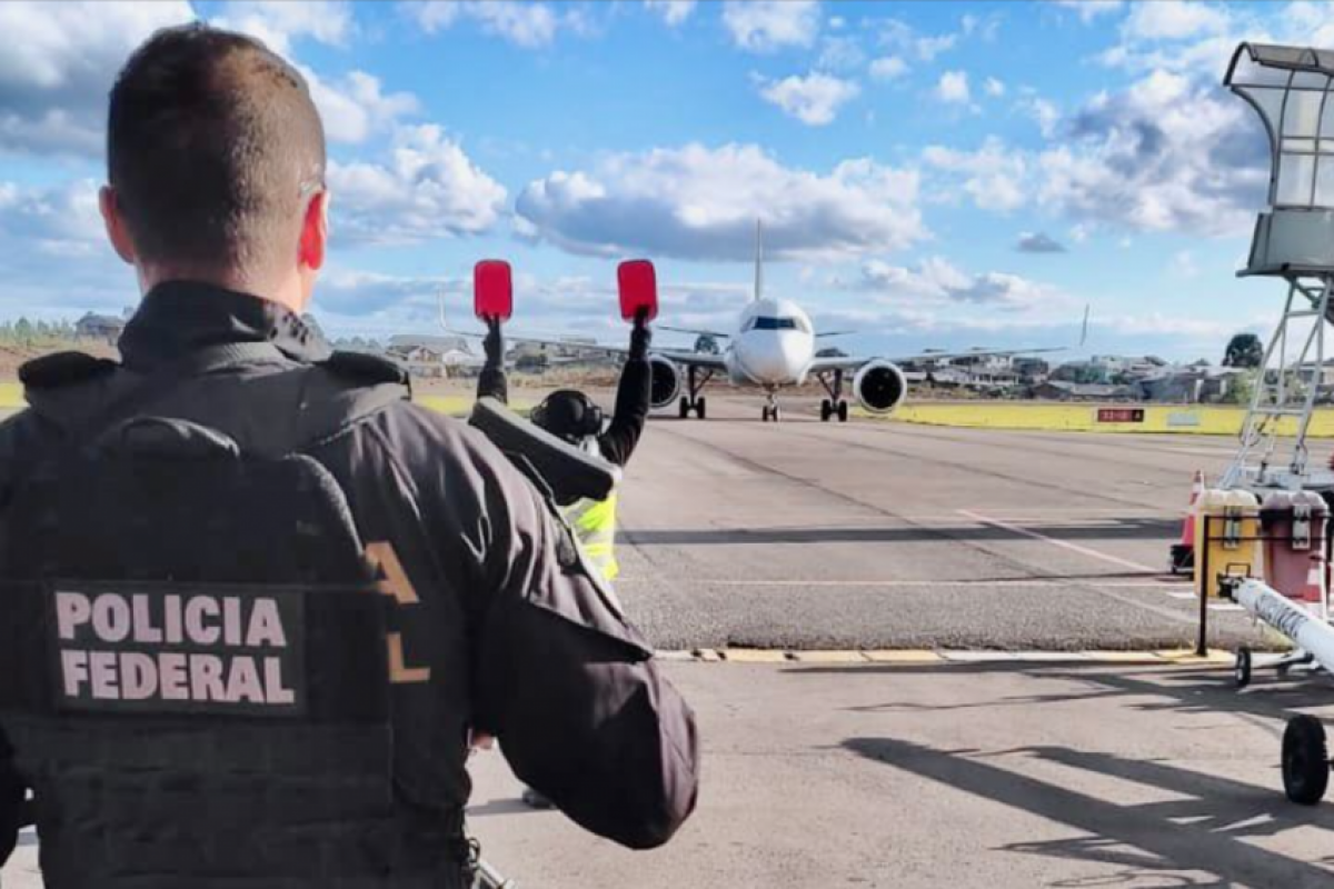 O extraditado tem mandado de prisão preventiva expedido pela Justiça Federal.