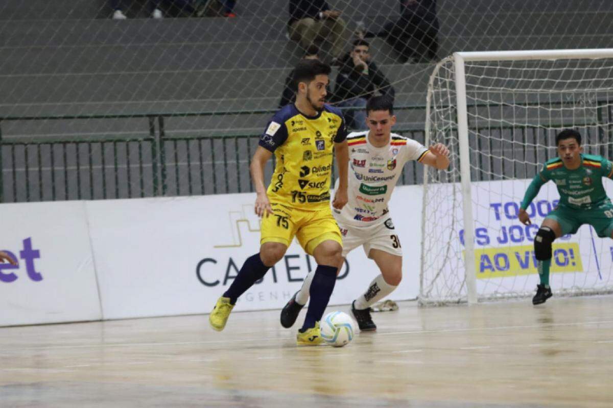 Lance de Blumenau x São José Futsal