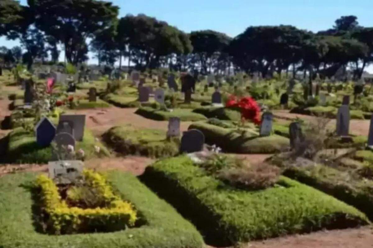 Túmulos do cemitério Santo Agostinho, em Franca