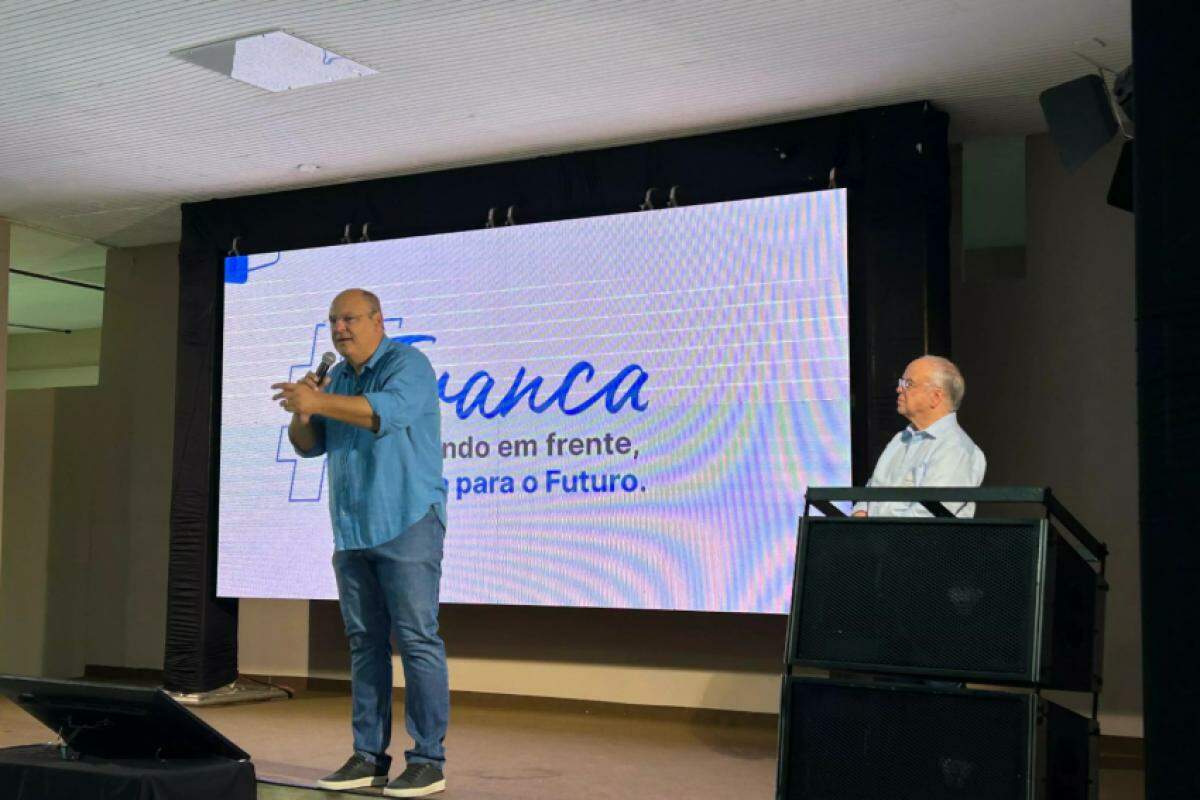 Prefeito Alexandre Ferreira e vice Everton de Paula, em convenção